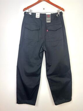 Levi’s premium utility barrel black pants women’s size 30X29 100% cotton NEW